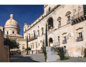 PALAZZO TRIGONA DEPENDANCE, Noto